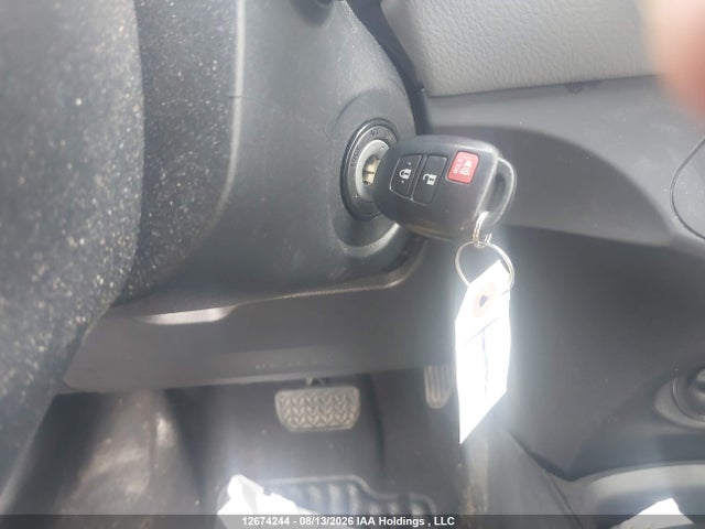 VNKKTUD31GA066161 Toyota YARIS LE