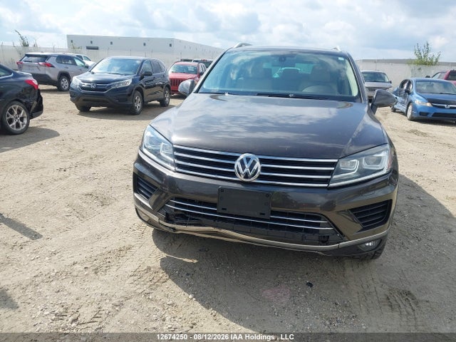 12674250 :رقم المزاد ، WVGEF9BP2FD004809 vin ، 2015 Volkswagen Touareg V6 مزاد بيع