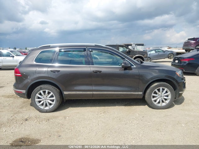12674250 :رقم المزاد ، WVGEF9BP2FD004809 vin ، 2015 Volkswagen Touareg V6 مزاد بيع