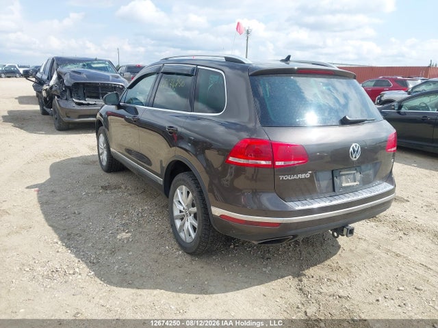 12674250 :رقم المزاد ، WVGEF9BP2FD004809 vin ، 2015 Volkswagen Touareg V6 مزاد بيع