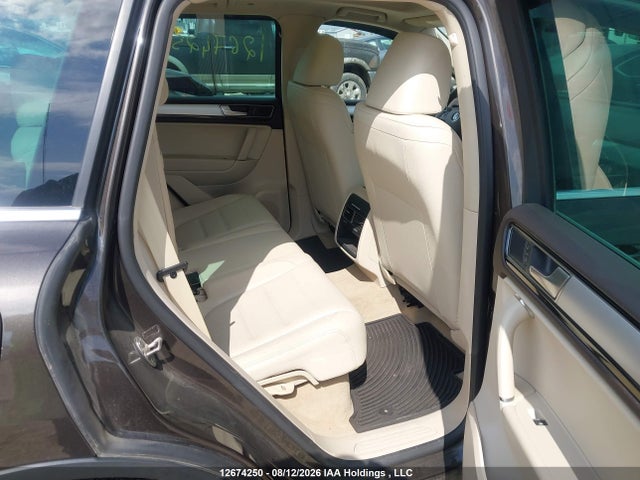 12674250 :رقم المزاد ، WVGEF9BP2FD004809 vin ، 2015 Volkswagen Touareg V6 مزاد بيع