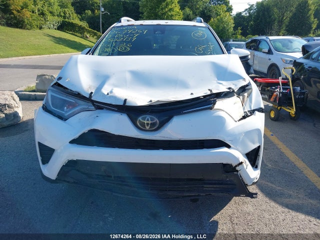 Toyota RAV4 LE 2018 2T3BFREV3JW822739 Image 12