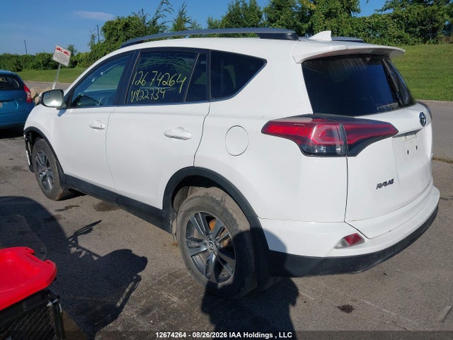 Toyota RAV4 LE 2018 2T3BFREV3JW822739 Image 3