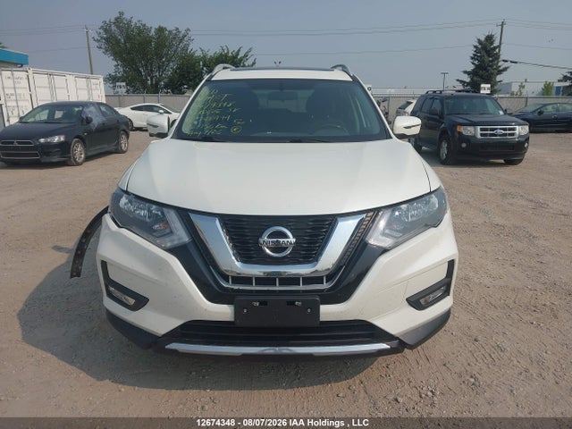 2017 Nissan Rogue Sv/sl მანქანა იყიდება აუქციონზე, vin: 5N1AT2MV4HC748494, აუქციონის ნომერი: 12674348