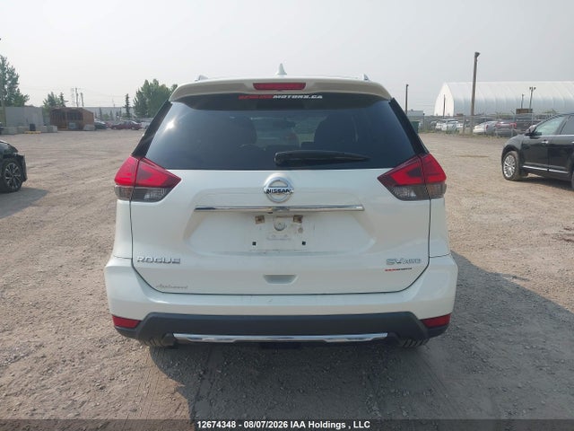 2017 Nissan Rogue Sv/sl მანქანა იყიდება აუქციონზე, vin: 5N1AT2MV4HC748494, აუქციონის ნომერი: 12674348