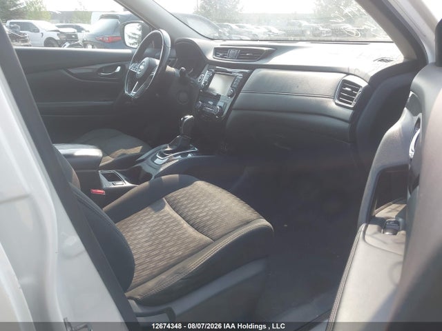 2017 Nissan Rogue Sv/sl მანქანა იყიდება აუქციონზე, vin: 5N1AT2MV4HC748494, აუქციონის ნომერი: 12674348