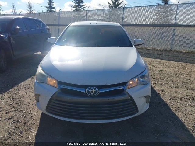 12674359 :رقم المزاد ، 4T1BF1FK4GU256453 vin ، 2016 Toyota Camry Le/xle/se/xse مزاد بيع
