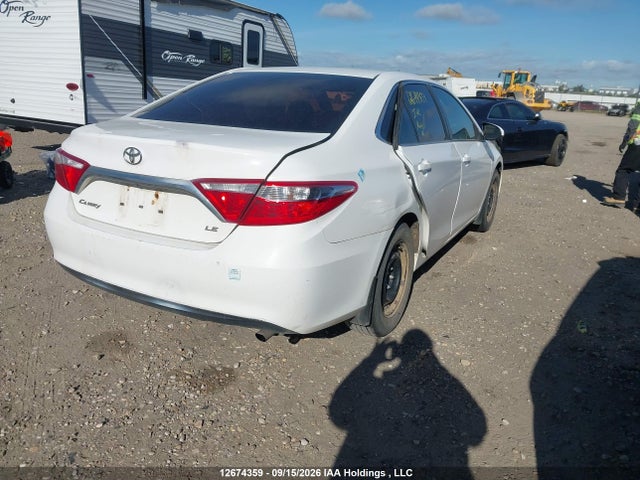 12674359 :رقم المزاد ، 4T1BF1FK4GU256453 vin ، 2016 Toyota Camry Le/xle/se/xse مزاد بيع