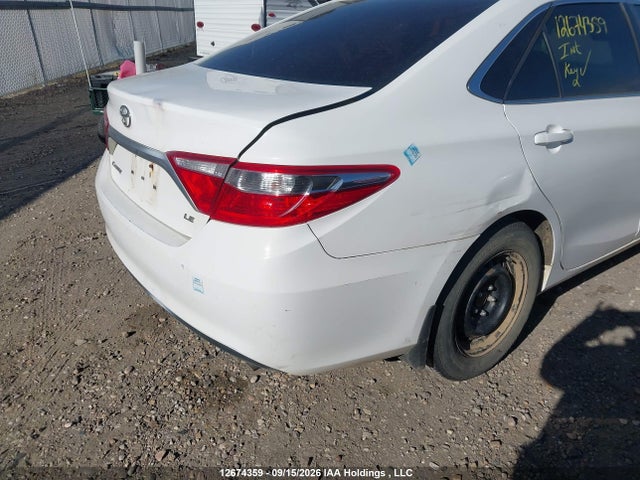 12674359 :رقم المزاد ، 4T1BF1FK4GU256453 vin ، 2016 Toyota Camry Le/xle/se/xse مزاد بيع