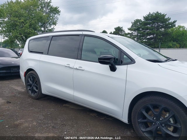 Aukcja sprzedaży 2026 Chrysler Pacifica Limited, vin: 2C4RC1GGXTR231943, numer aukcji: 12674375