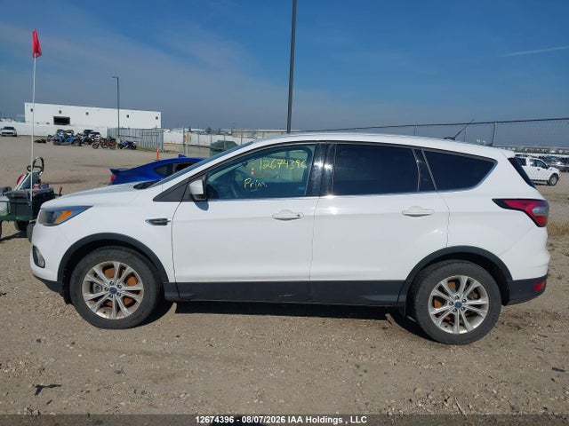 12674396 :رقم المزاد ، 1FMCU9G90HUD30487 vin ، 2017 Ford Escape Se مزاد بيع