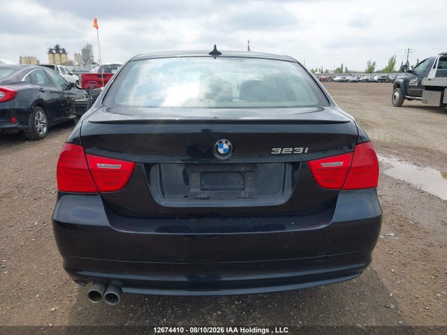 12674410 :رقم المزاد ، WBAPG7C58BA936713 vin ، 2011 Bmw 323i مزاد بيع