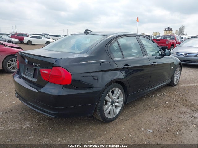 12674410 :رقم المزاد ، WBAPG7C58BA936713 vin ، 2011 Bmw 323i مزاد بيع
