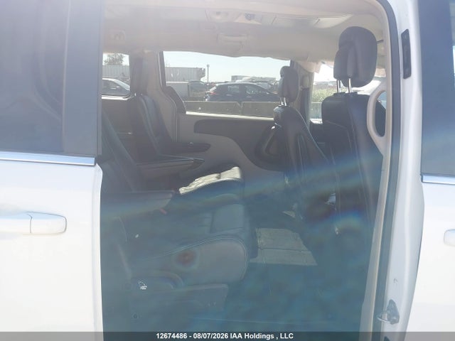 2C4RDGDG2GR358647 Dodge Grand Caravan Crew