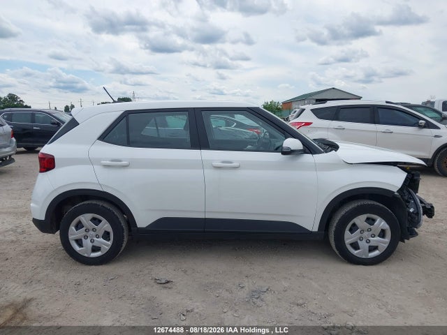 Hyundai Venue Essential 2025 KMHRB8A30SU349367 Image 14