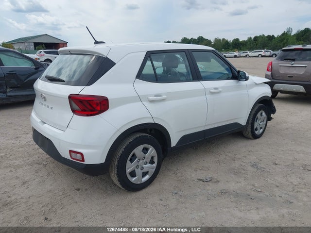 Hyundai Venue Essential 2025 KMHRB8A30SU349367 Image 4
