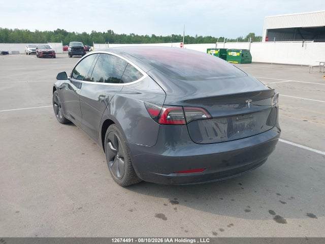 Продажа на аукционе авто 2018 Tesla Model 3, vin: 5YJ3E1EA5JF028823, номер лота: 12674491