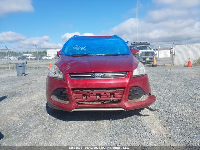 1FMCU9J94EUA72155 Ford Escape Titanium