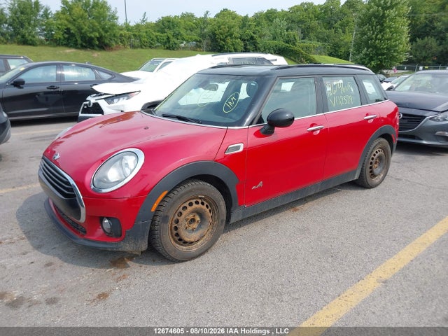 Mini Cooper Clubman All4 2018 WMWLU1C5XJ2C42329 Image 2