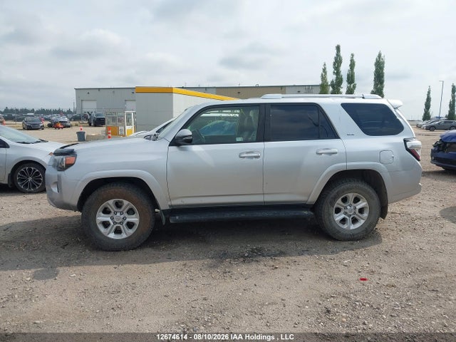 Toyota 4RUNNER SR5 2017 JTEBU5JR3H5460741 Image 14