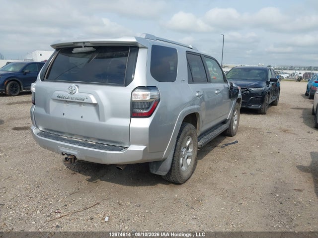 Toyota 4RUNNER SR5 2017 JTEBU5JR3H5460741 Image 4