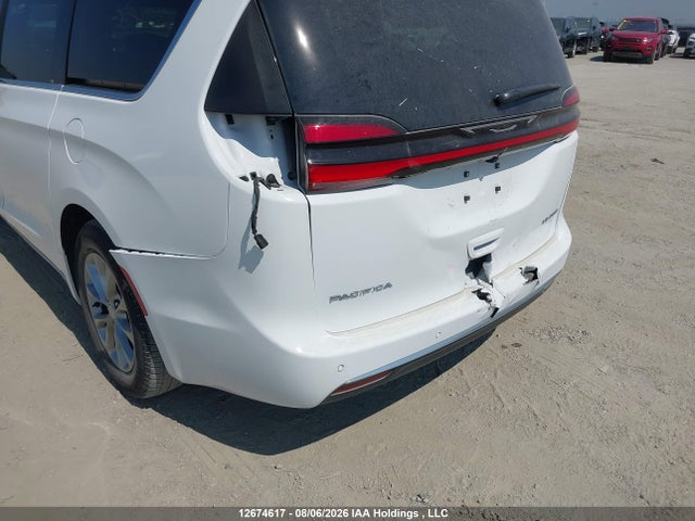 Chrysler Pacifica 2027 2C4RC1GG4VR569115 Image 6