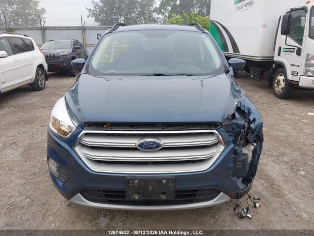 Продажа на аукционе авто 2018 Ford Escape, vin: 1FMCU0GD1JUC39329, номер лота: 12674632