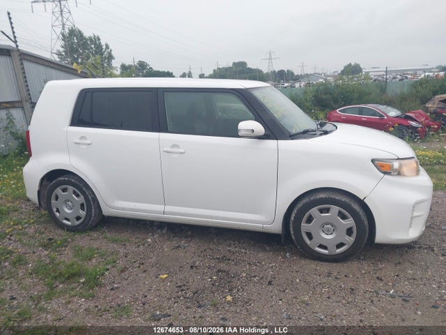 Scion XB 2014 JTLZE4FE3EJ061934 Image 12
