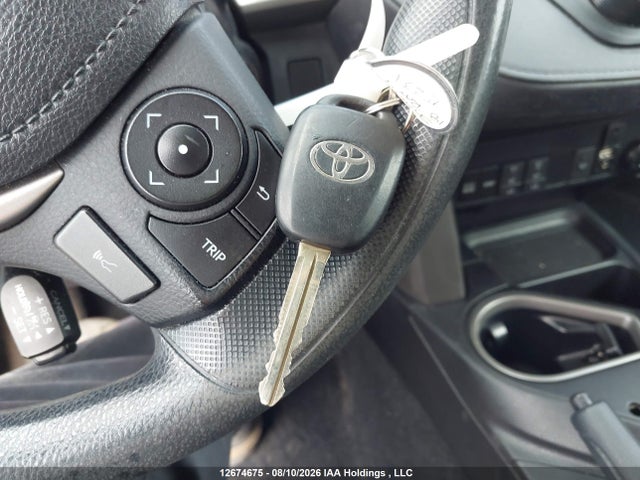 2T3ZFREV6JW407932 Toyota RAV4 LE