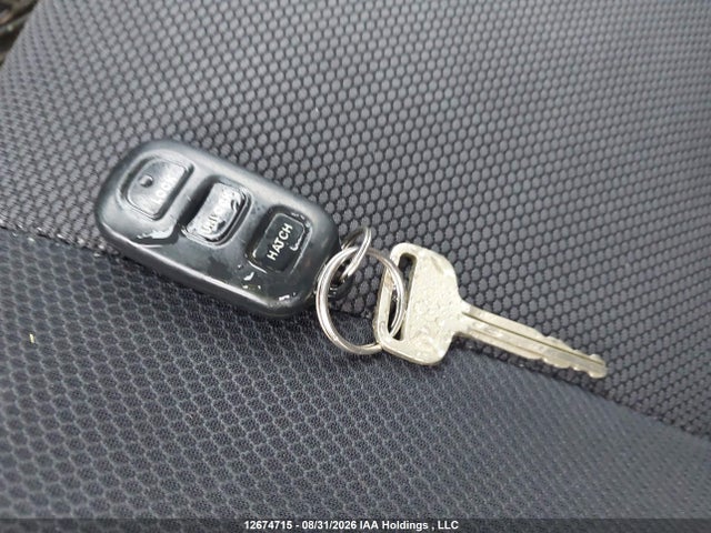 12674715 :رقم المزاد ، 2T1KR32E04C8C4208 vin ، 2004 Toyota Matrix مزاد بيع
