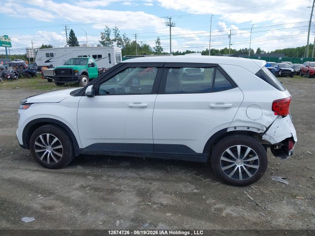 Hyundai Venue Essential Auto Ivt 2022 KMHRB8A36NU204628 Image 14