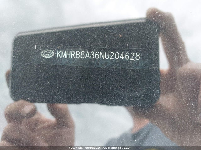 KMHRB8A36NU204628 Hyundai Venue Essential Auto Ivt