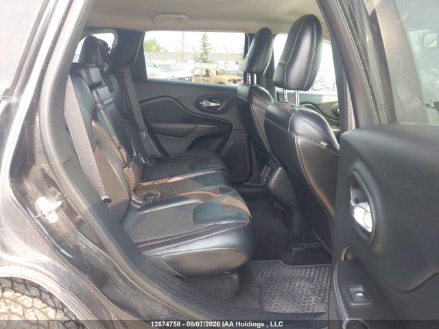 2015 Jeep Cherokee Trailhawk მანქანა იყიდება აუქციონზე, vin: 1C4PJMBS4FW575807, აუქციონის ნომერი: 12674758