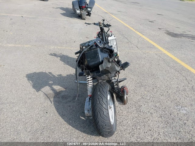 12674777 :رقم المزاد ، LPRSA20N46A756179 vin ، 2006 Yamaha Yw50 مزاد بيع