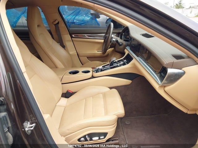 12674782 :رقم المزاد ، WP0AA2A70KL102490 vin ، 2019 Porsche Panamera 4 مزاد بيع