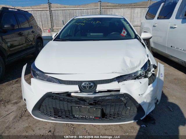 5YFBPMBEXNP314899 Toyota COROLLA LE