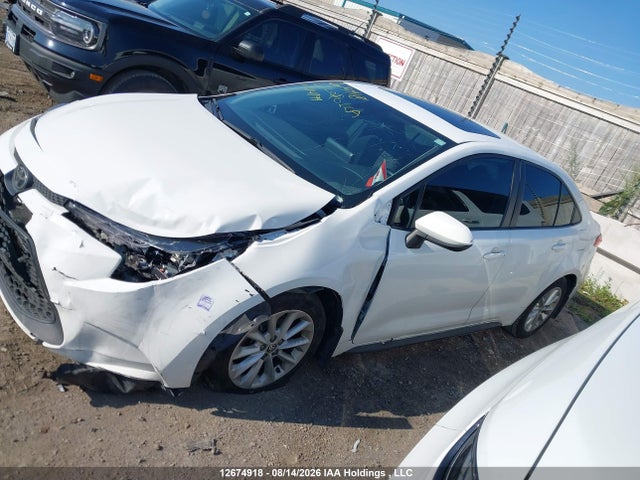 5YFBPMBEXNP314899 Toyota COROLLA LE