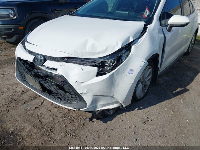 5YFBPMBEXNP314899 Toyota COROLLA LE