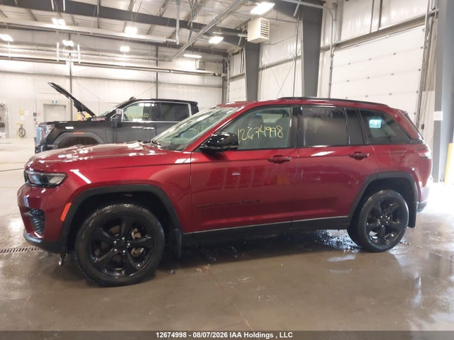 1C4RJHAG8SC323504 Jeep Grand Cherokee Laredo/altitude