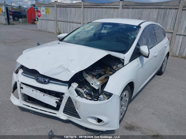 Ford FOCUS SE 2014 1FADP3K24EL187221 Image 2