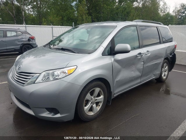 2017 Toyota Sienna Le მანქანა იყიდება აუქციონზე, vin: 5TDKZ3DC6HS871028, აუქციონის ნომერი: 12675120
