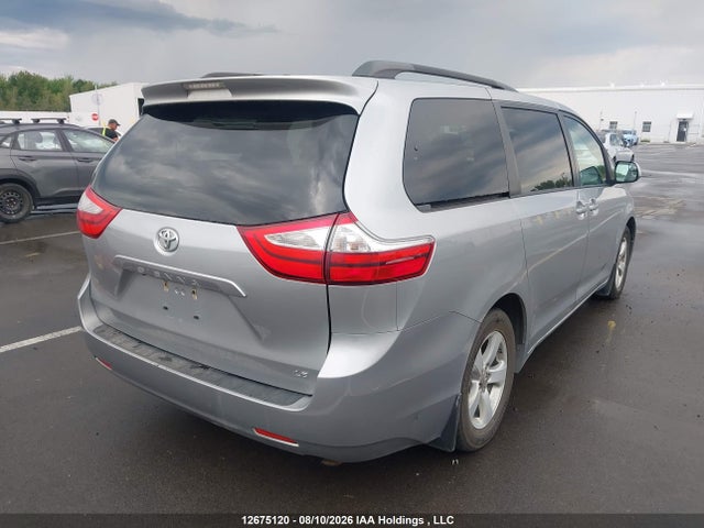 2017 Toyota Sienna Le მანქანა იყიდება აუქციონზე, vin: 5TDKZ3DC6HS871028, აუქციონის ნომერი: 12675120