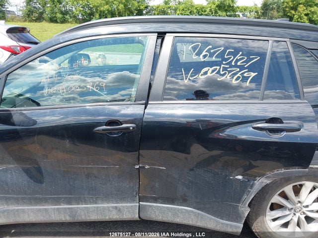 12675127 :رقم المزاد ، 7MUBAABGXNV005769 vin ، 2022 Toyota Corolla Cross Le مزاد بيع