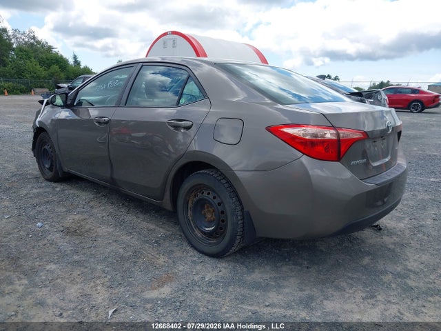 Toyota COROLLA LE 2018 2T1BURHEXJC107985 Image 3