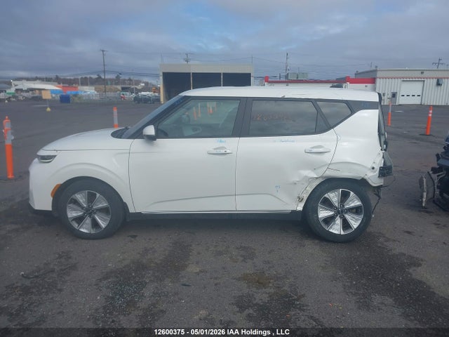 Продажа на аукционе авто 2023 Kia Soul Ev Premium, vin: KNDJ23A24P7029664, номер лота: 12600375