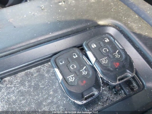 1GNSKHKC2JR318666 Chevrolet Suburban Lt