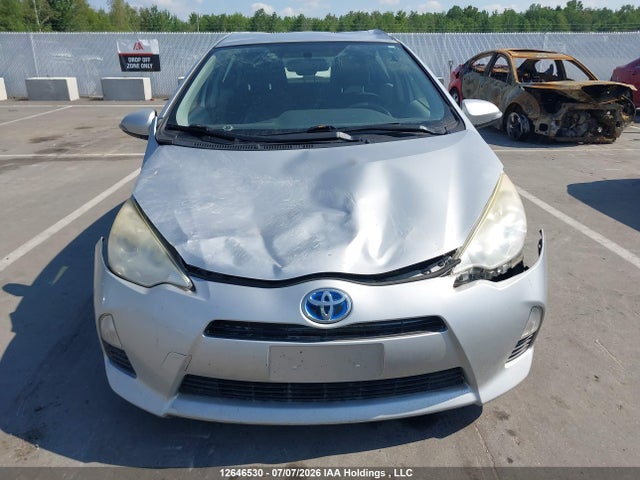 2014 Toyota Prius C მანქანა იყიდება აუქციონზე, vin: JTDKDTB34E1557906, აუქციონის ნომერი: 12646530