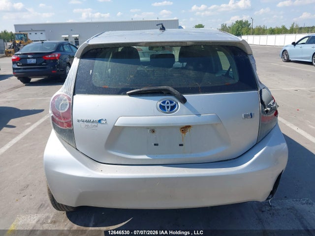 Toyota PRIUS C 2014 JTDKDTB34E1557906 Image 17