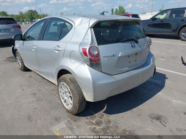 Toyota PRIUS C 2014 JTDKDTB34E1557906 Image 3