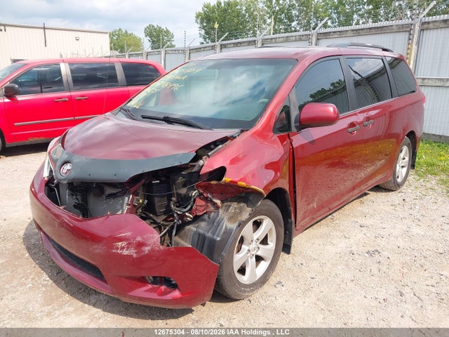 12675304 :رقم المزاد ، 5TDZK3DC9CS248496 vin ، 2012 Toyota Sienna مزاد بيع
